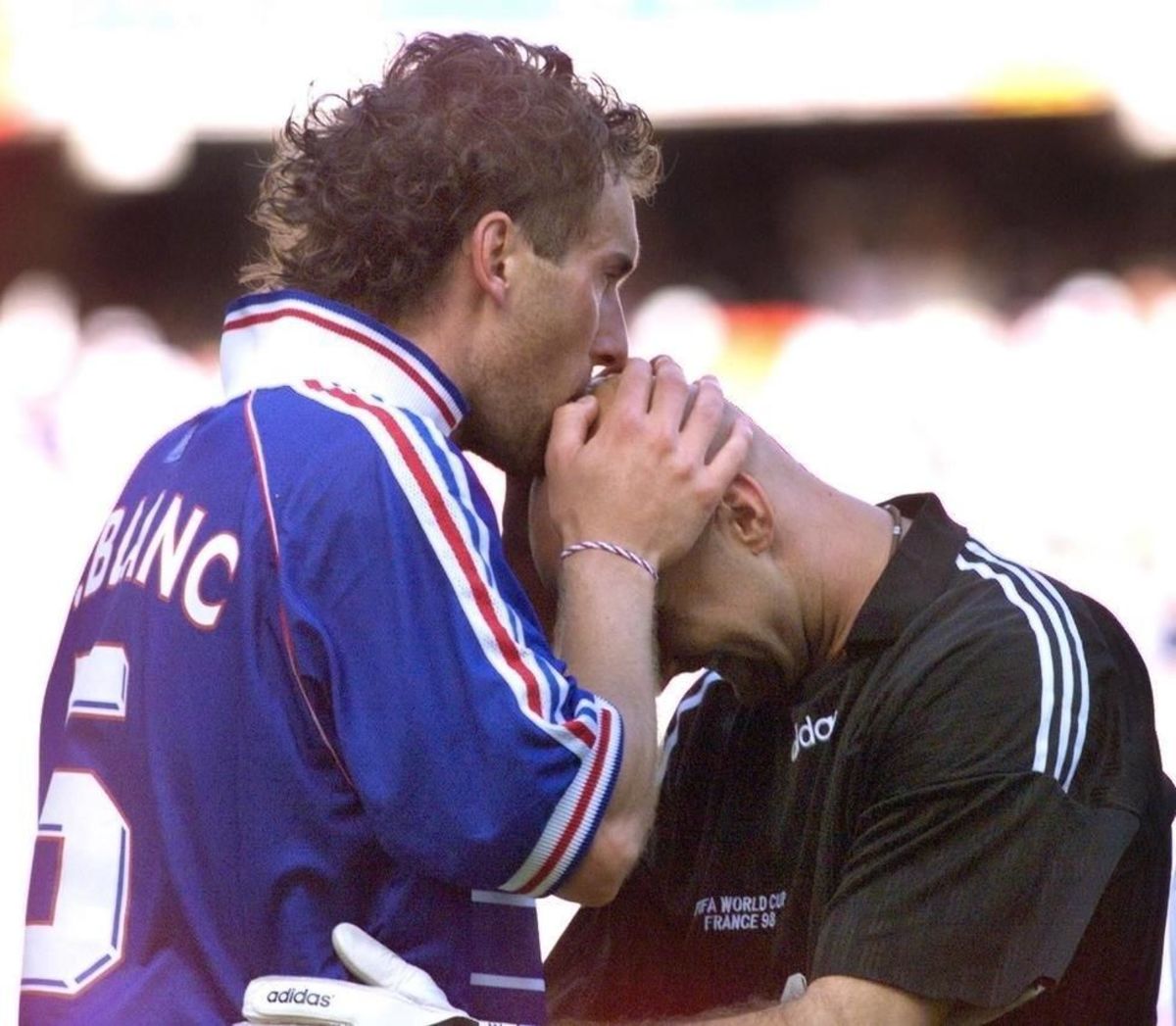 french-defender-laurent-blanc-l-kisses-5d0defb787b089918f000001.jpg
