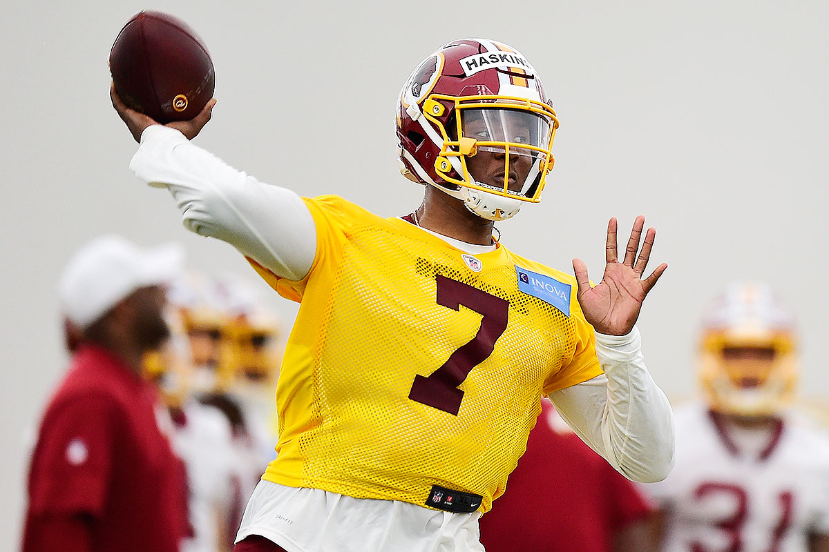 dwayne-haskins-redskins-rookie-minicamp.jpg