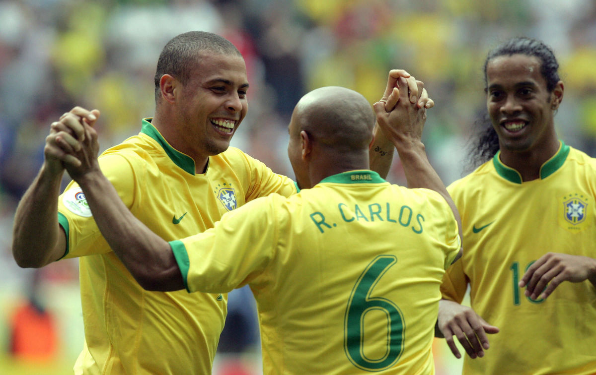 brazilian-defender-roberto-carlos-c-co-5d0d605f6659bd8099000001.jpg