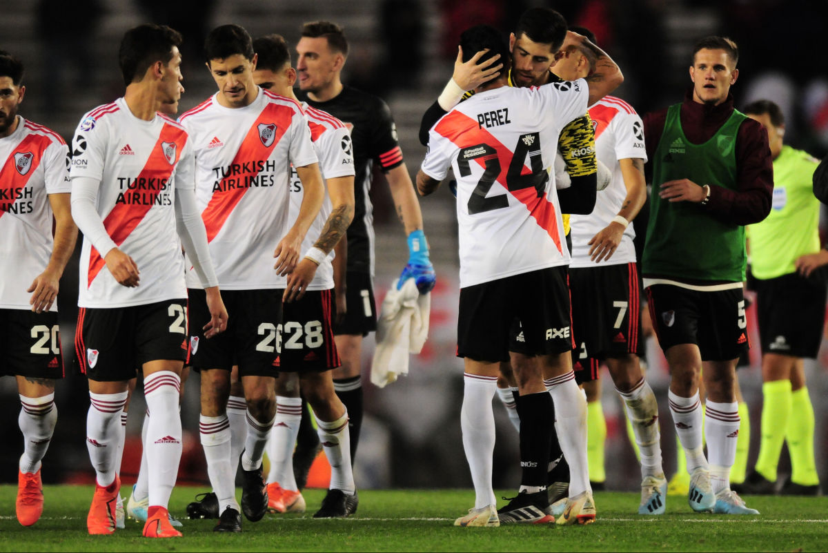 river-plate-v-lanus-superliga-argentina-2019-20-5d476d7dcbef50f0b6000001.jpg