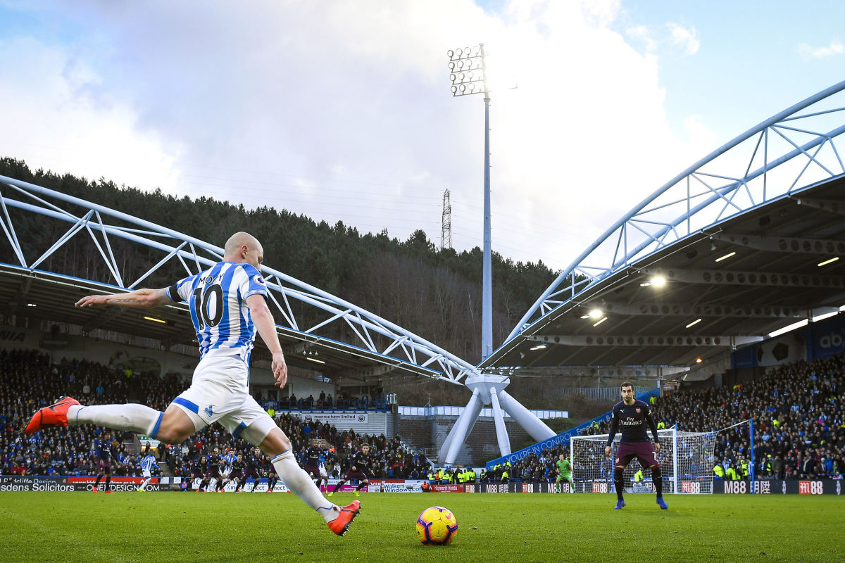 huddersfield-town-v-arsenal-fc-premier-league-5c5f03c7acb352ffdf000001.jpg