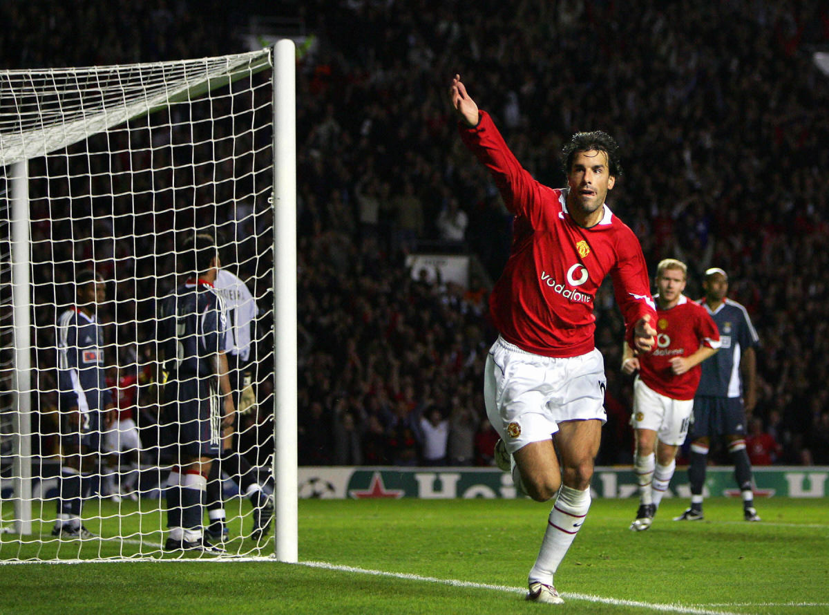 manchester-united-s-ruud-van-nistelrooy-5cf635c16796b090ac000019.jpg