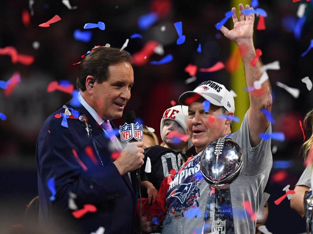 Belichick-celebrates-McDonough.jpg