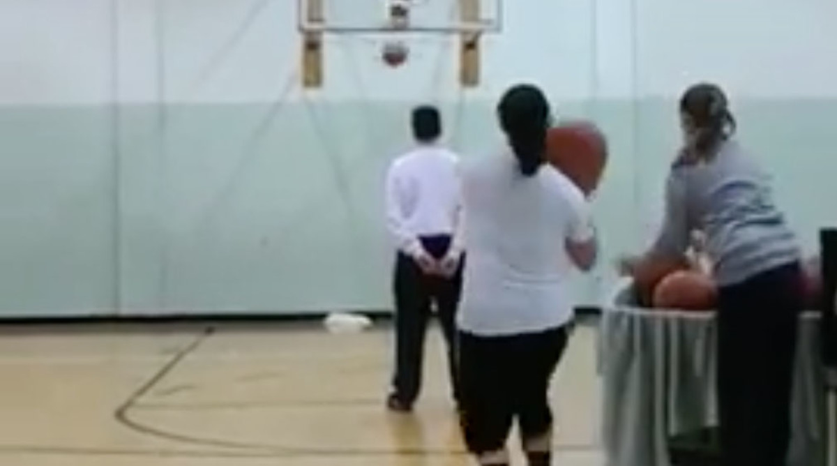 Most made 3s video Guinness World Record of 31 straight in a minute