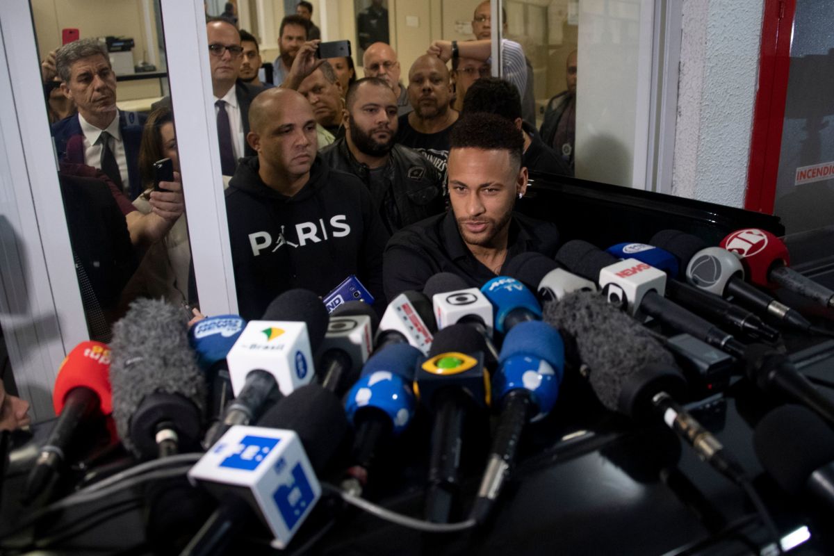 fbl-bra-crime-abuse-accusation-neymar-5cfe57a764331af824000001.jpg