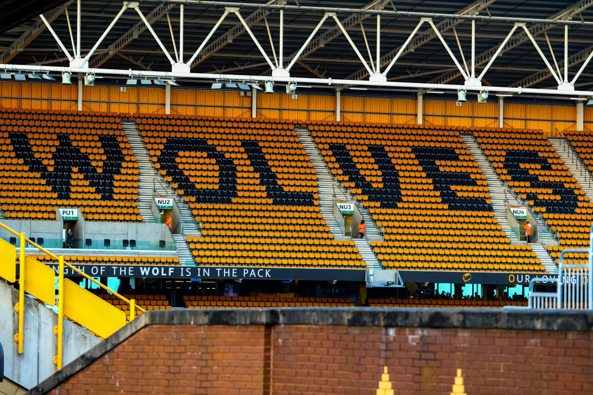 wolverhampton-wanderers-v-huddersfield-town-premier-league-5c4f6c02d15edbdf80000001.jpg