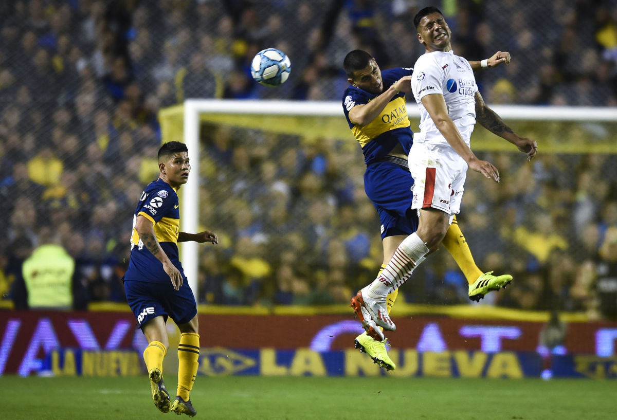boca-juniors-v-huracan-superliga-argentina-2019-20-5d3e45df4ca97a57bc000001.jpg