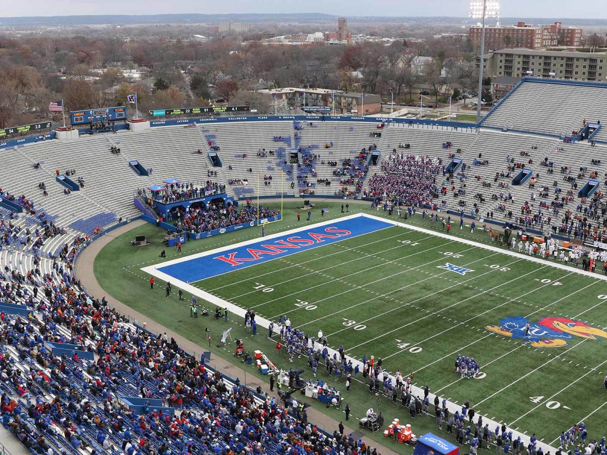 Kansas drew an average of less than 20,000 fans to Memorial Stadium in David Beaty's final season.