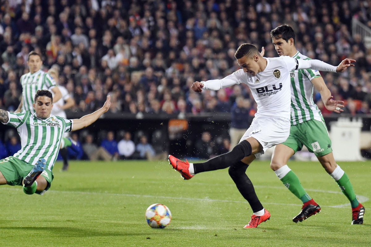 fbl-esp-cup-valencia-betis-5d529ff029533e2c86000063.jpg