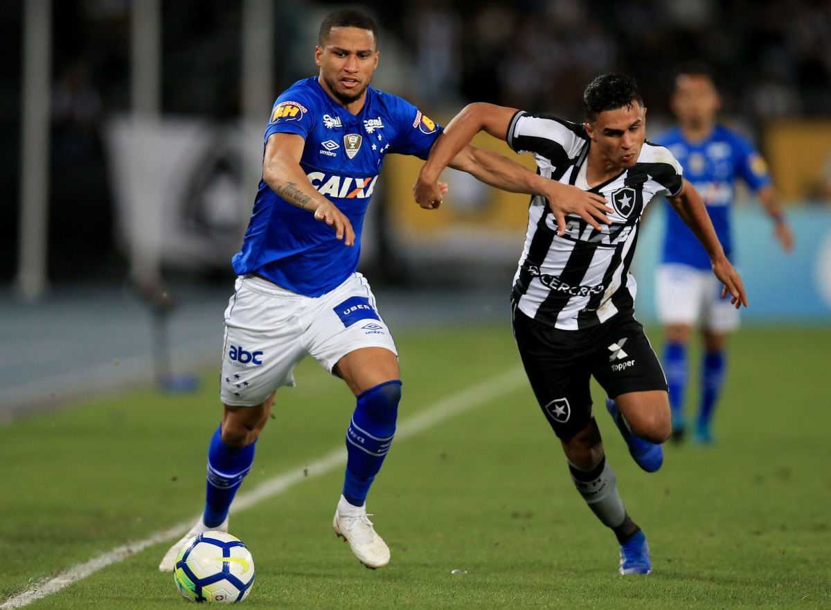 botafogo-v-cruzeiro-brasileirao-series-a-2018-5cfe45d664331a4653000001.jpg
