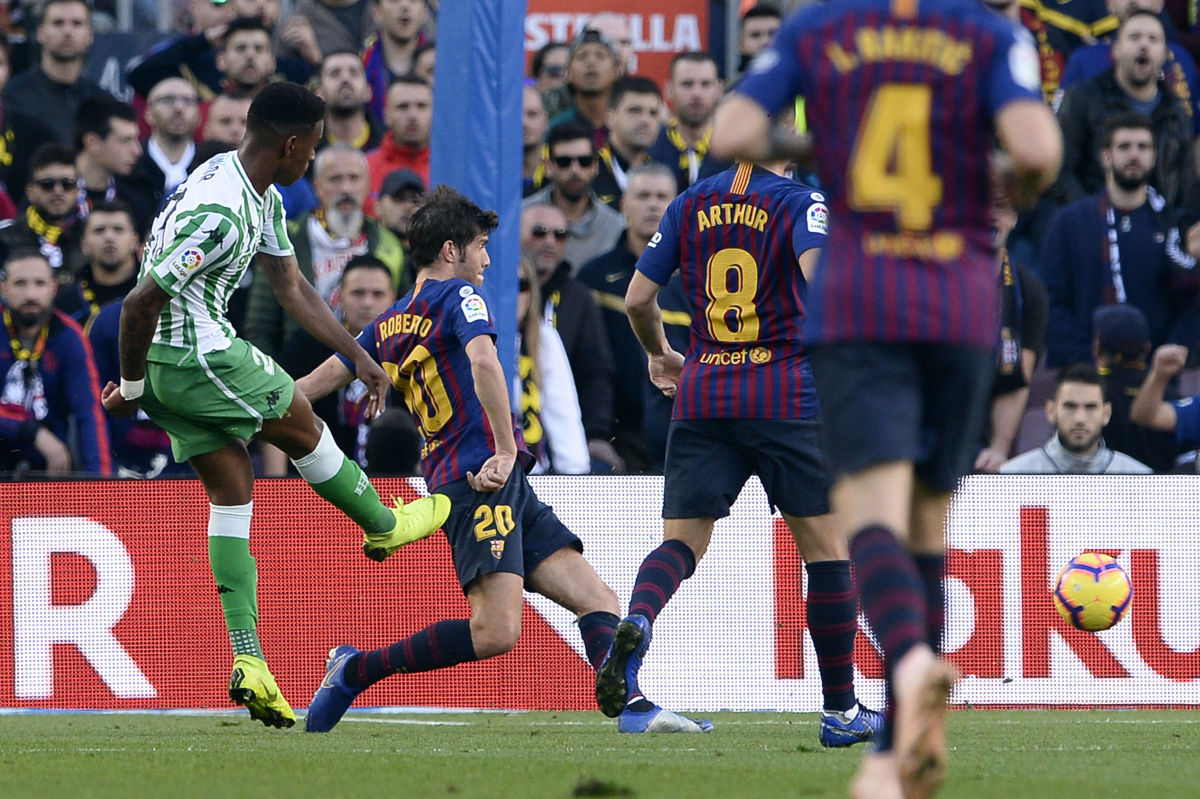 fbl-esp-liga-barcelona-betis-5d29e980f9c6ec4ad9000001.jpg