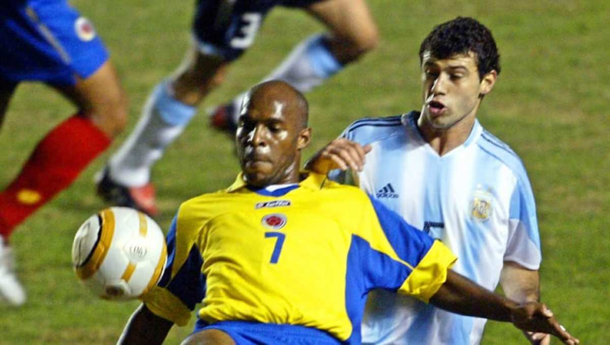colombian-footballer-tressor-moreno-l-5cffe92ef700e69336000001.jpg