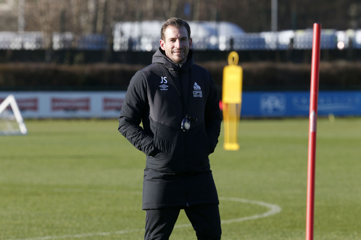 jan-siewert-takes-his-first-huddersfield-town-training-session-5c4dbc8ea5c40fdc08000001.jpg