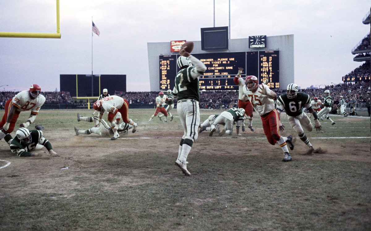 1969 1116 Joe Namath Jerry Mays NLC_00_0.JPG