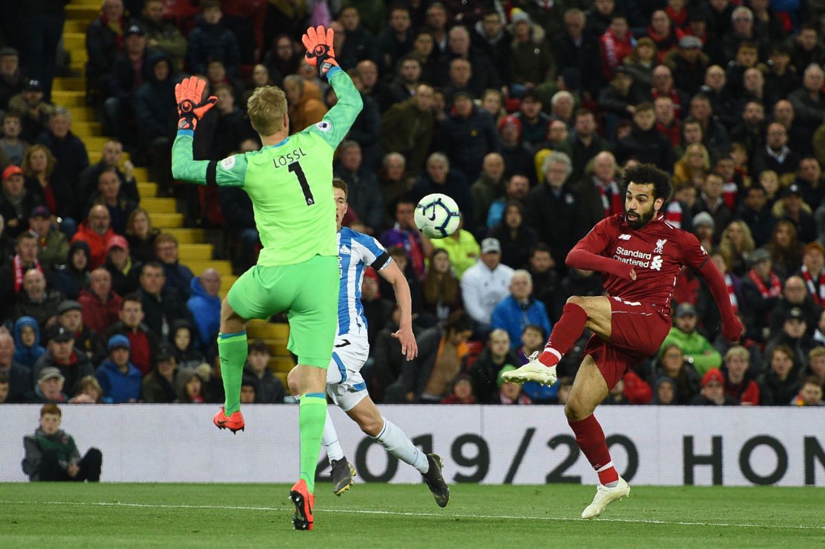 fbl-eng-pr-liverpool-huddersfield-5cc44864d60884c4d8000007.jpg