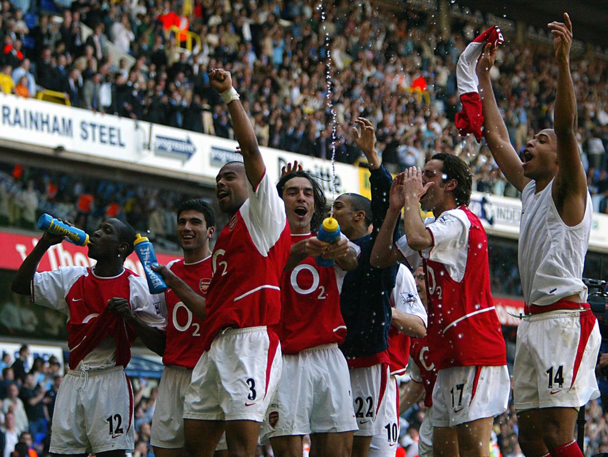 arsenal-s-l-to-r-lauren-jose-antonio-r-5c77d27706433aa3e2000001.jpg