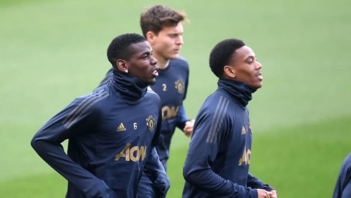 manchester-united-training-session-and-press-conference-5d84a4864568bcaef7000001.jpg