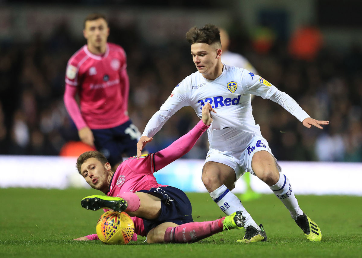 leeds-united-v-queens-park-rangers-sky-bet-championship-5c64431805577970f1000001.jpg