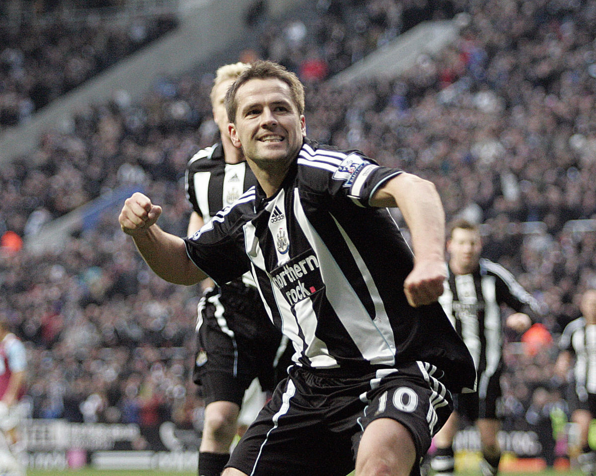michael-owen-of-newcastle-celebrates-sco-5c5c571b875aa31abd000001.jpg