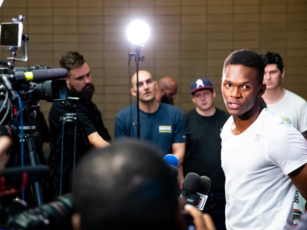 israel-adesanya-ufc-236.jpg