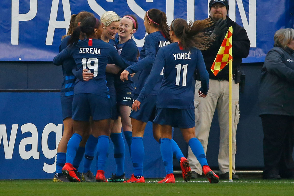 2019-shebelieves-cup-united-states-v-england-5cb6f4b7338e678353000001.jpg