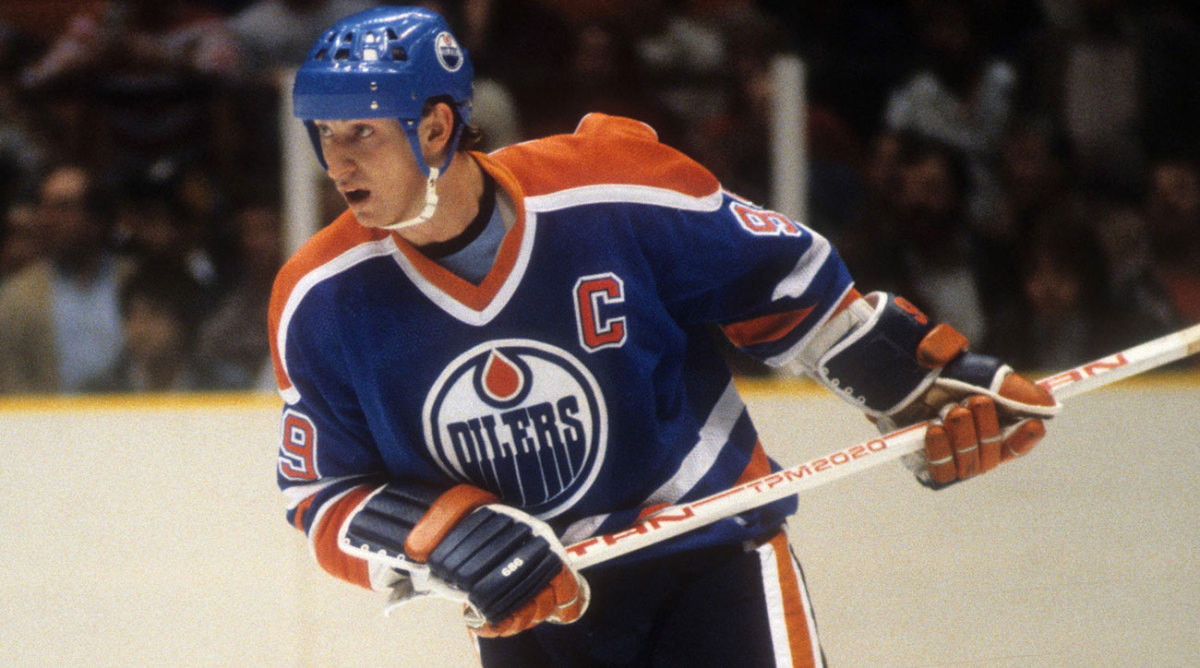 Edmonton Oilers history: Wayne Gretzky scores 5 goals in 8-2 win over host  St. Louis Blues, Dec. 15, 1984