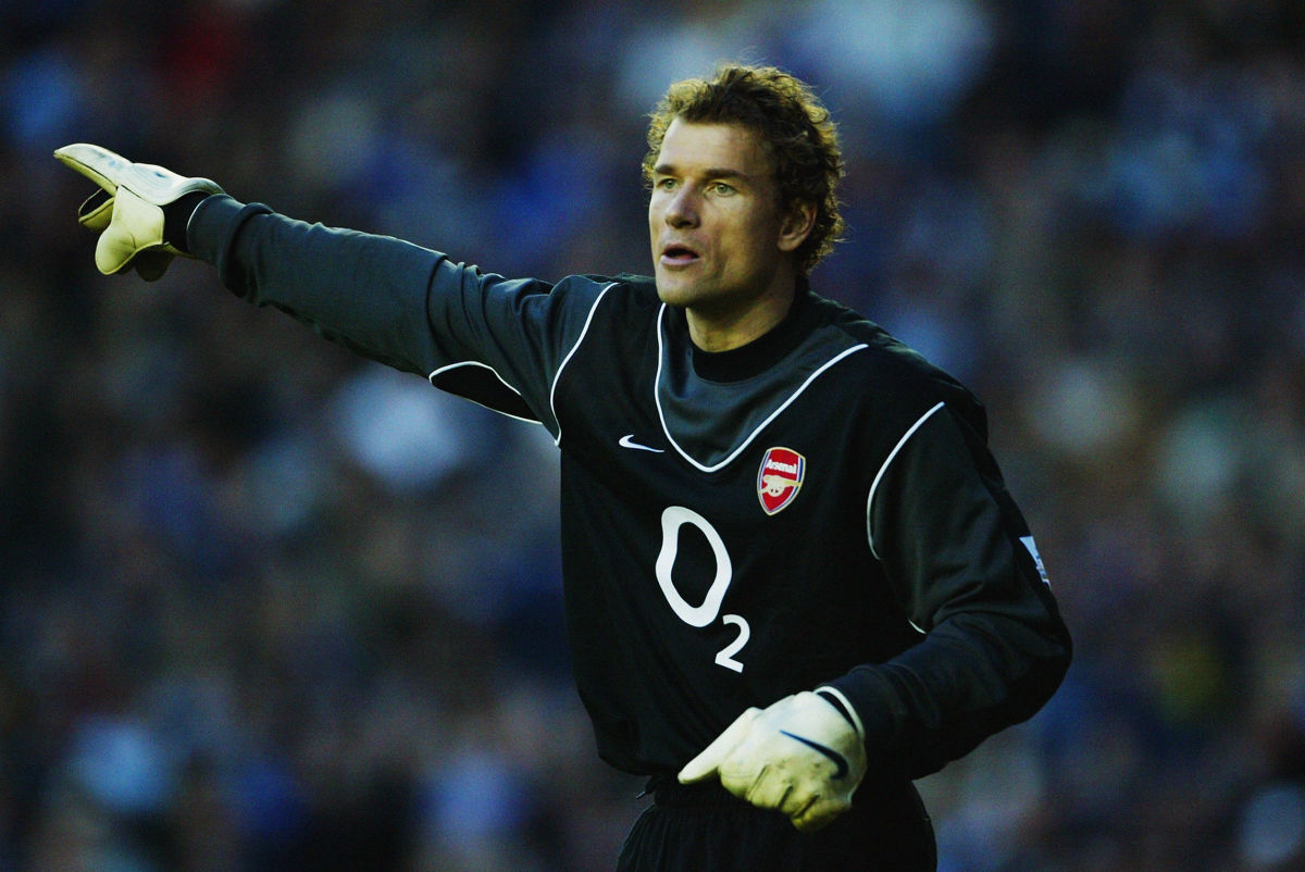 jens-lehmann-of-arsenal-signals-to-a-team-mate-5d42ef4e6522d7c7db000001.jpg