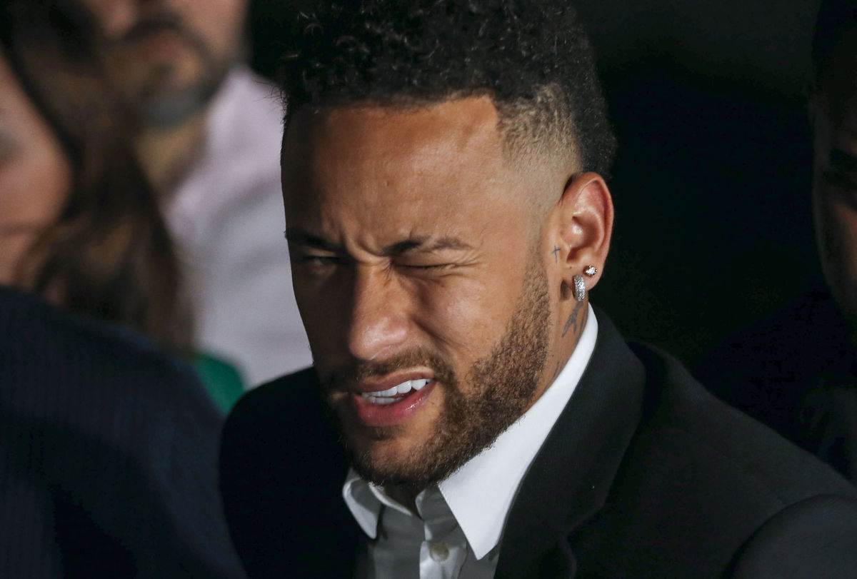 topshot-fbl-bra-crime-abuse-accusation-neymar-5d162752aef03ba3d600001f.jpg