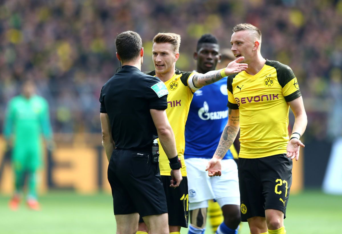 borussia-dortmund-v-fc-schalke-04-bundesliga-5cc47110d60884801f000003.jpg