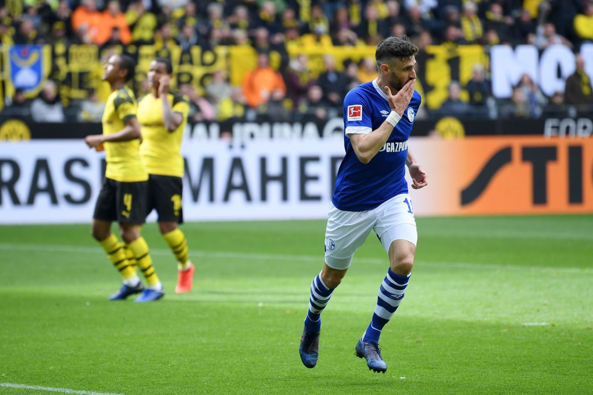 borussia-dortmund-v-fc-schalke-04-bundesliga-5cc4680faeb5302be2000001.jpg