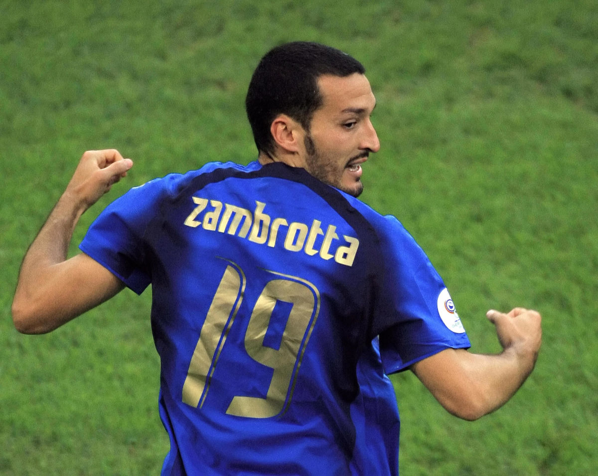 italian-defender-gianluca-zambrotta-cele-5d6e4a13c95b6ac41e000001.jpg