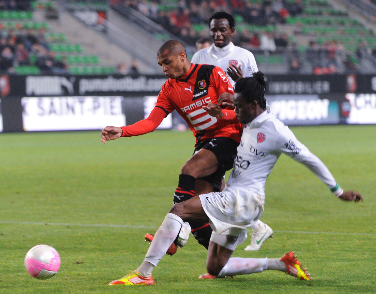rennes-s-french-midfielder-yacine-brahim-5d19e2f1282ac79cf5000001.jpg