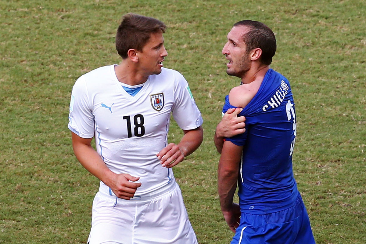 italy-v-uruguay-group-d-2014-fifa-world-cup-brazil-5d0cc29687b0895b89000065.jpg