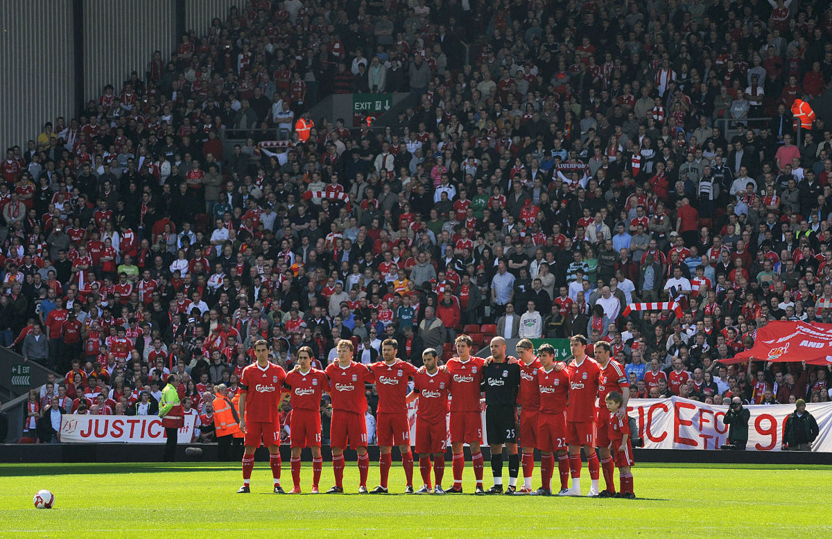 liverpool-s-team-players-observe-a-minut-5d0b760687b0892907000001.jpg