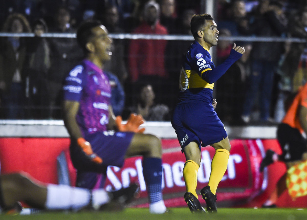 patronato-v-boca-juniors-superliga-argentina-2019-20-5d478774f8344a514e000001.jpg