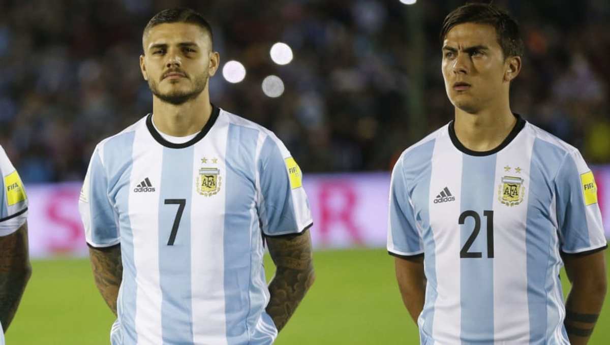 uruguay-v-argentina-fifa-2018-world-cup-qualifiers-5c6bf8f0f44f88eb4f000001.jpg