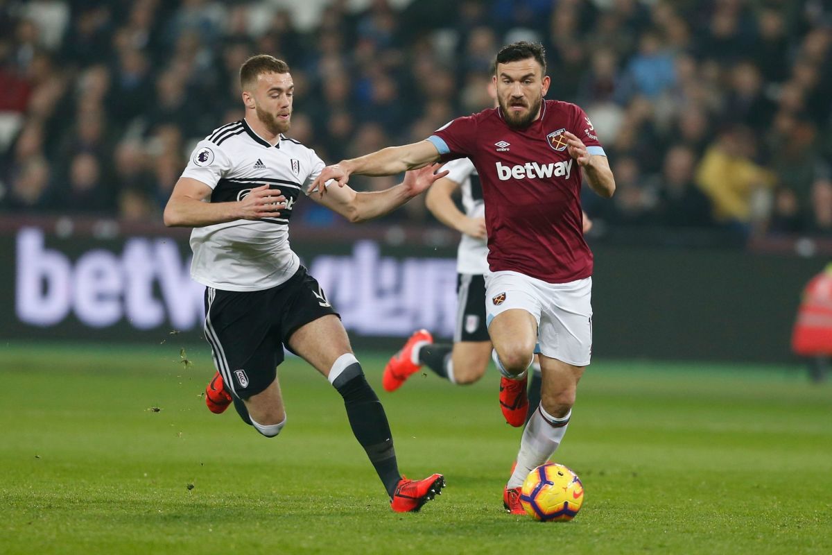fbl-eng-pr-west-ham-fulham-5cb608cb2801989622000001.jpg