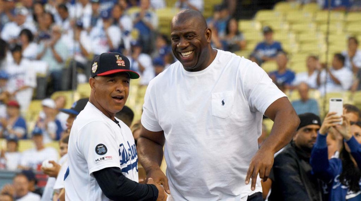 magic_johnson_dodgers_.jpg