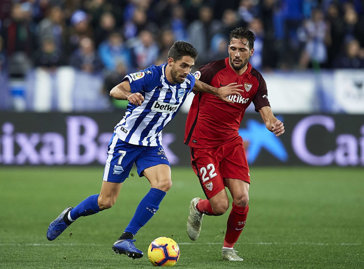 deportivo-alaves-v-sevilla-fc-la-liga-5c5403a8b0735db5f4000005.jpg