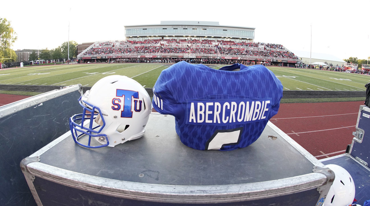christion-abercrombie-jersey-helmet.jpg