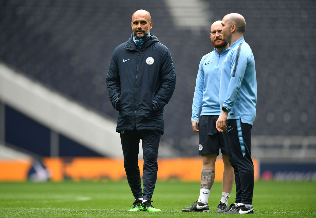 manchester-city-press-conference-and-training-session-5caba2471c4a5a1353000001.jpg