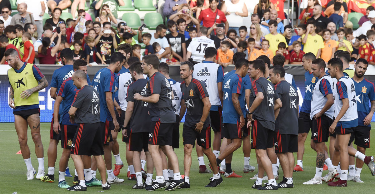 fbl-eur-nations-esp-training-5d0a747321eb6a729d000002.jpg