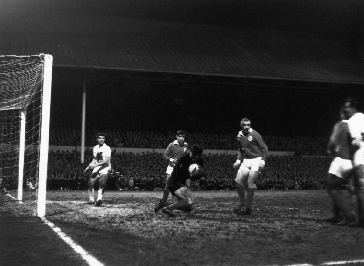 spurs-vs-benfica-5d2df62cd7f5fbc467000001.jpg