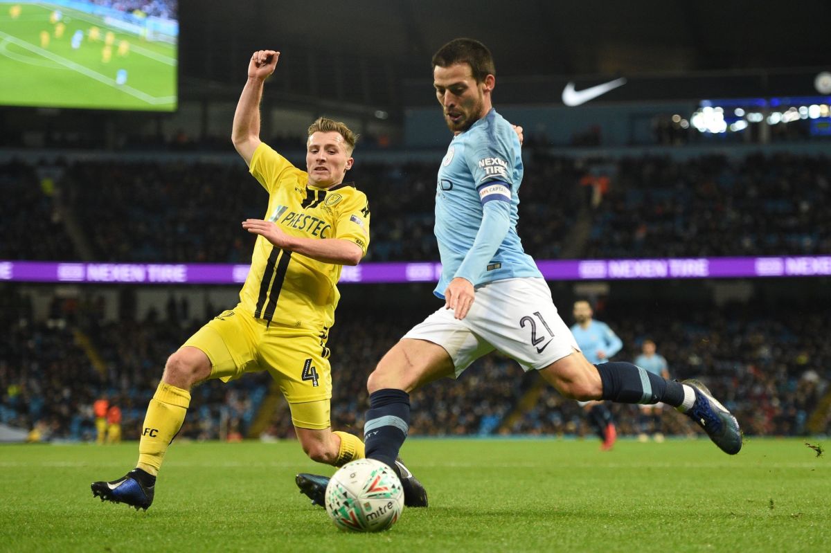 fbl-eng-lcup-man-city-burton-5c366639e495e20f9000003d.jpg