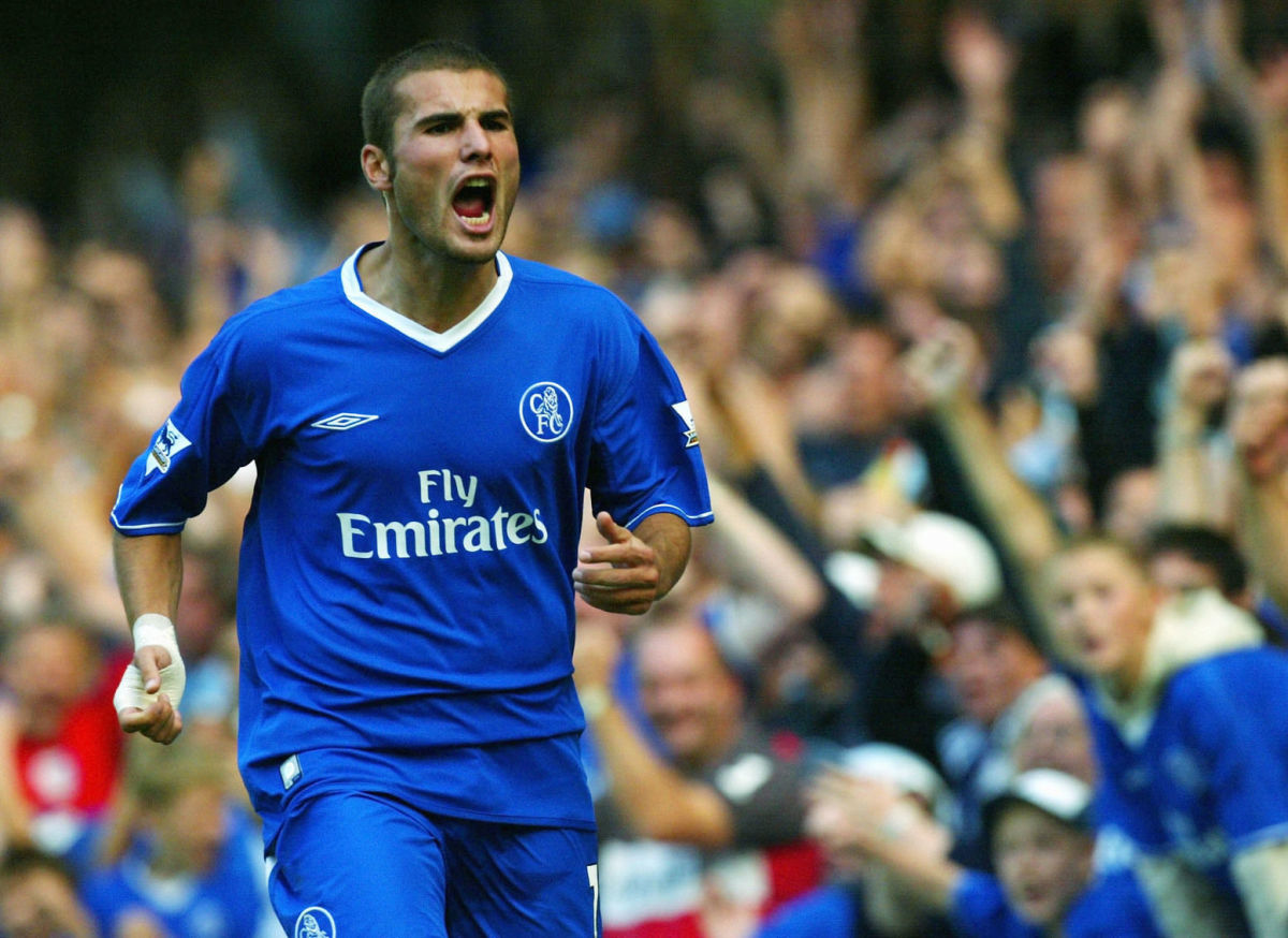 adrian-mutu-of-chelsea-starts-to-celebrate-scoring-a-goal-but-it-was-later-disallowed-5cb077cd10a156d10400001f.jpg