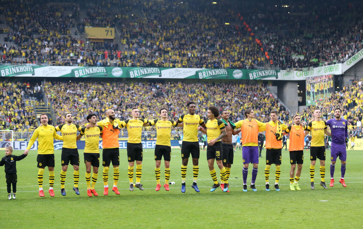 borussia-dortmund-v-vfl-wolfsburg-bundesliga-5ca4cc07ce60b74457000003.jpg