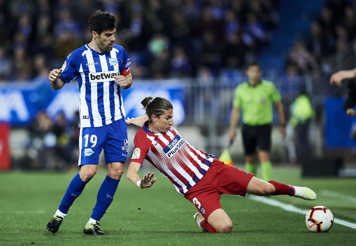 deportivo-alaves-v-club-atletico-de-madrid-la-liga-5ca608aa5225b3370d000001.jpg