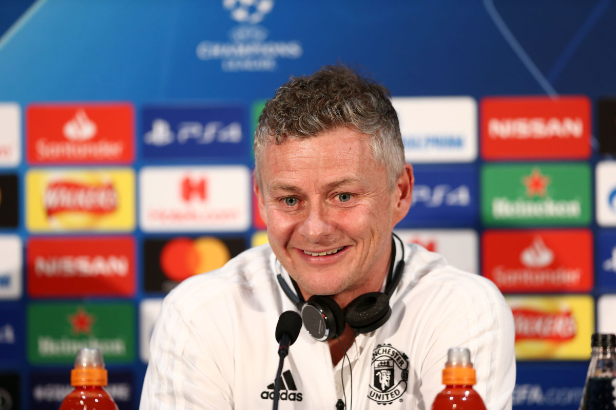 manchester-united-training-and-press-conference-5c62b1c8c3b342d4b2000018.jpg