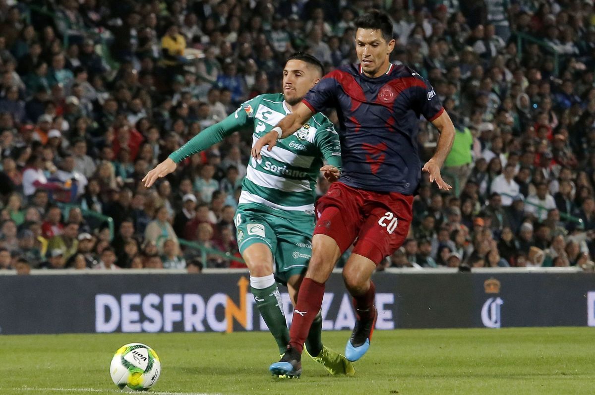 fbl-mex-santos-guadalajara-5c4e9941a5c40f6f95000001.jpg