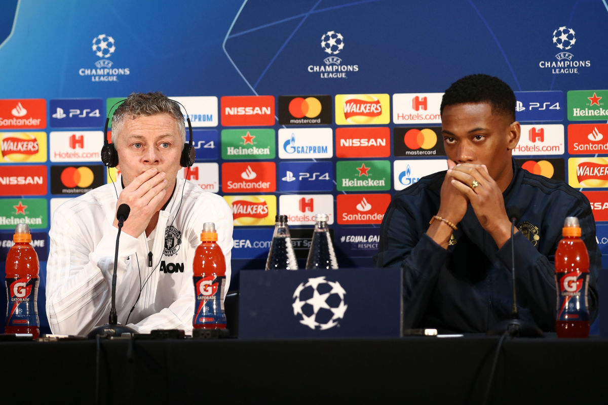 manchester-united-training-and-press-conference-5c7cfdff4596e95728000015.jpg